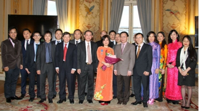 Vietnamese diplomat awarded French order of merit